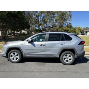 <h3><b>2020<br>Toyota<br>RAV4 Hybrid</b></h3>